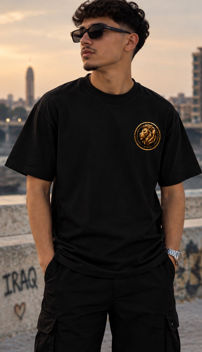 IRAQ LEGACY – Strength in Every Thread T-SHIRT SVÄRT FÄRG